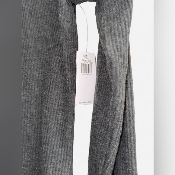 Gray V-Neck Ribbed Women's Top - Picture 3 of 4